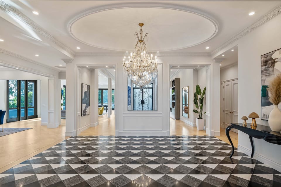 Villa Javu by LuxJB: LA's finest vacation villas & mansion rentals by owners.
