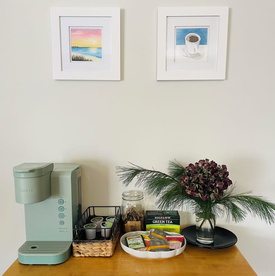 Coffee and tea bar