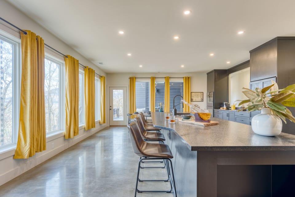 Tons of natural light.