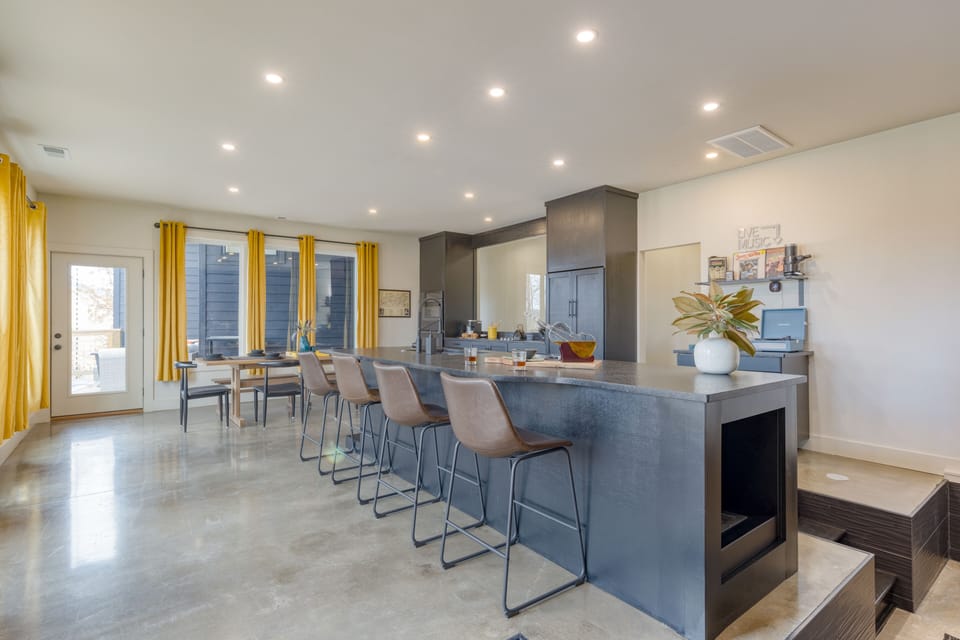 Open layout makes it easy for your group to connect.