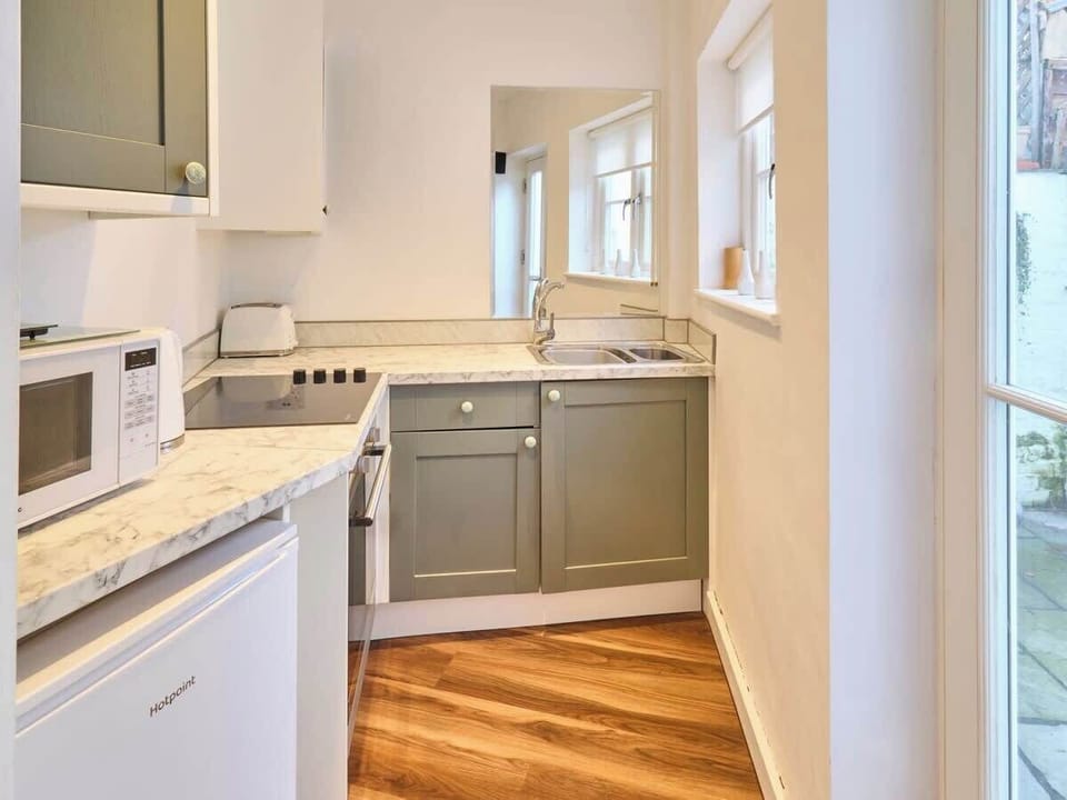 St Radigunds House, Canterbury - Host & Stay