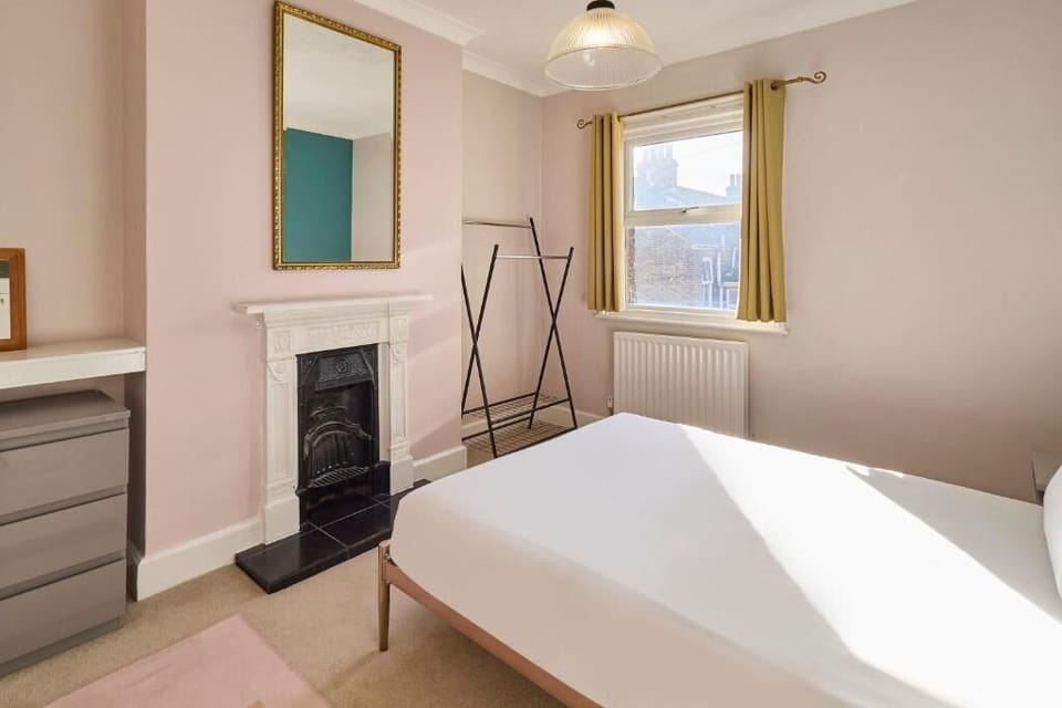 Westbrook Road, Margate - Host & Stay