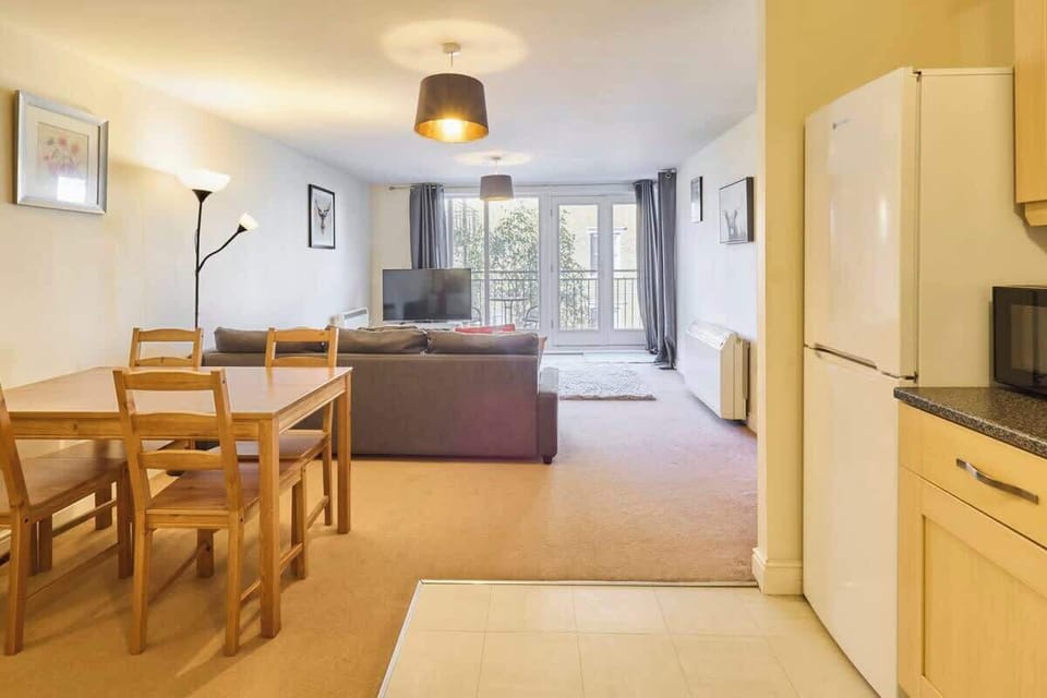 Bingley Court, Canterbury - Host & Stay