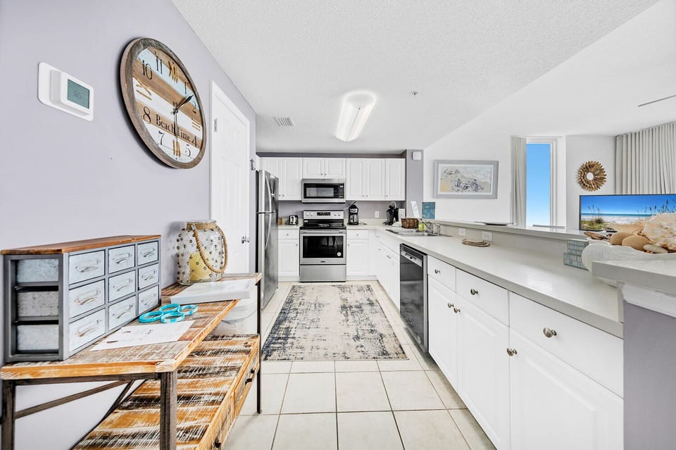 Full kitchen