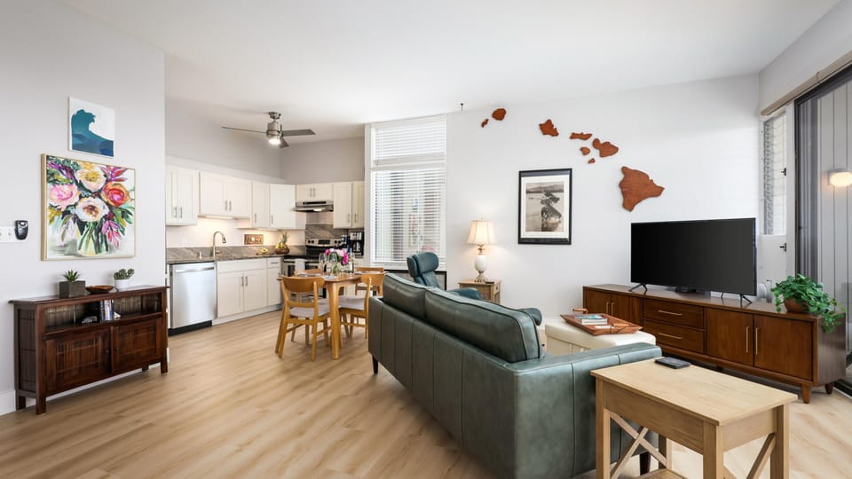 Spacious, open design 10ft Ceilings comfortable new furniture.