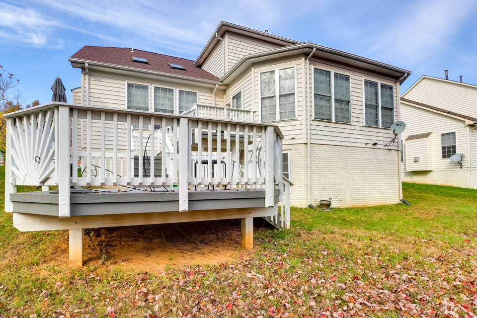 Deck | Backyard | Homeowner On-Site (Upstairs Unit)