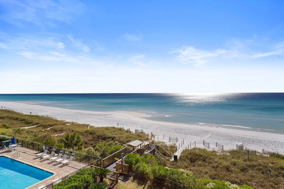 23-Huntington-By-The-Sea-404-Balcony-View
