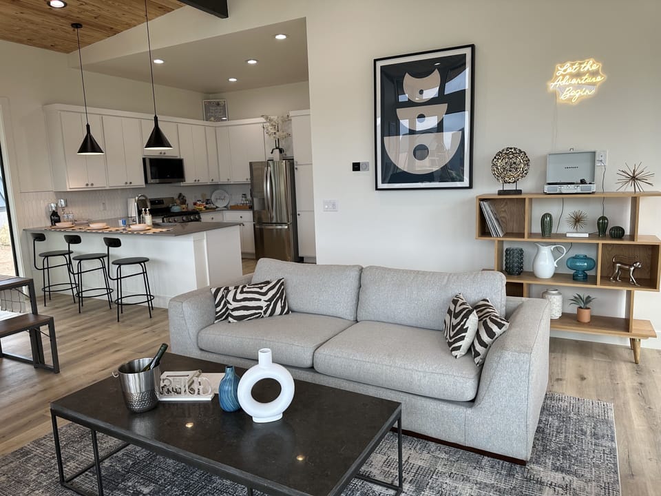 Open Space Great Room, Kitchen and Dining