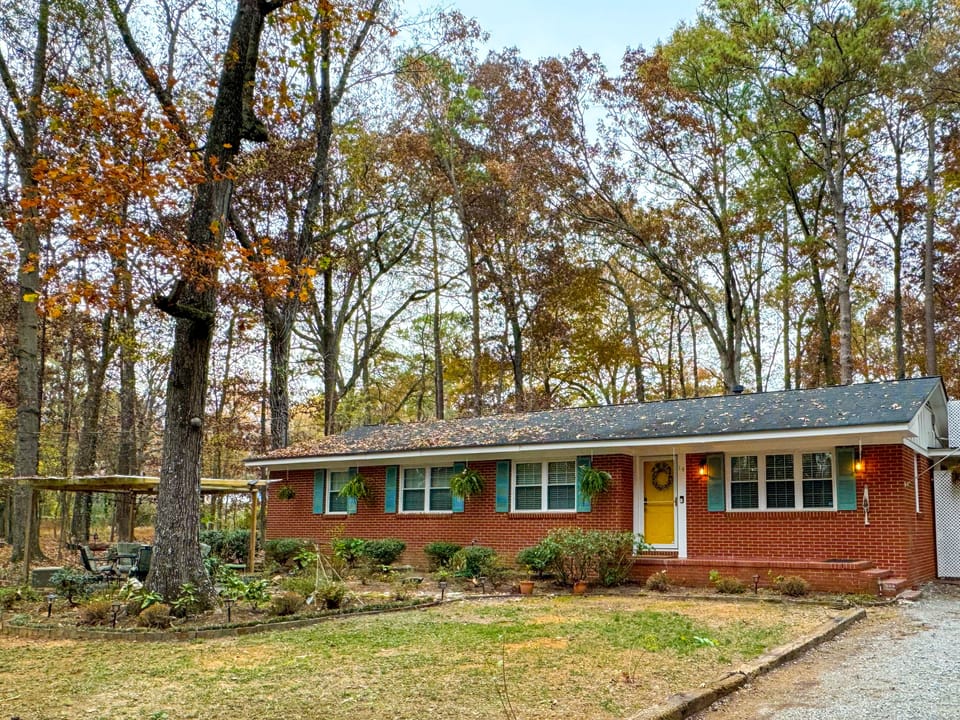 Welcome to The Owl Wood House: Your own private oasis in the heart of the city!