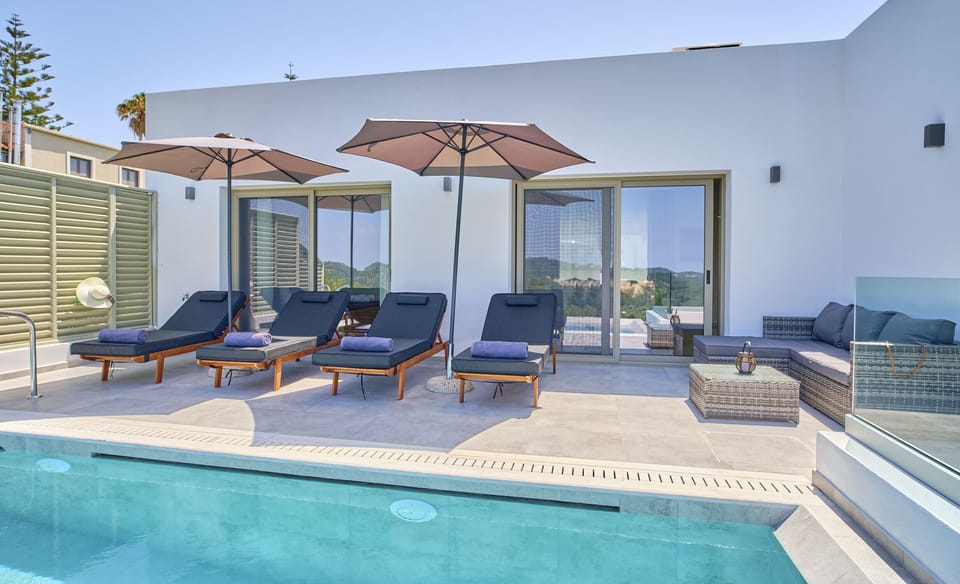 Polgar Villa 2 Corfu Swiimming Pool