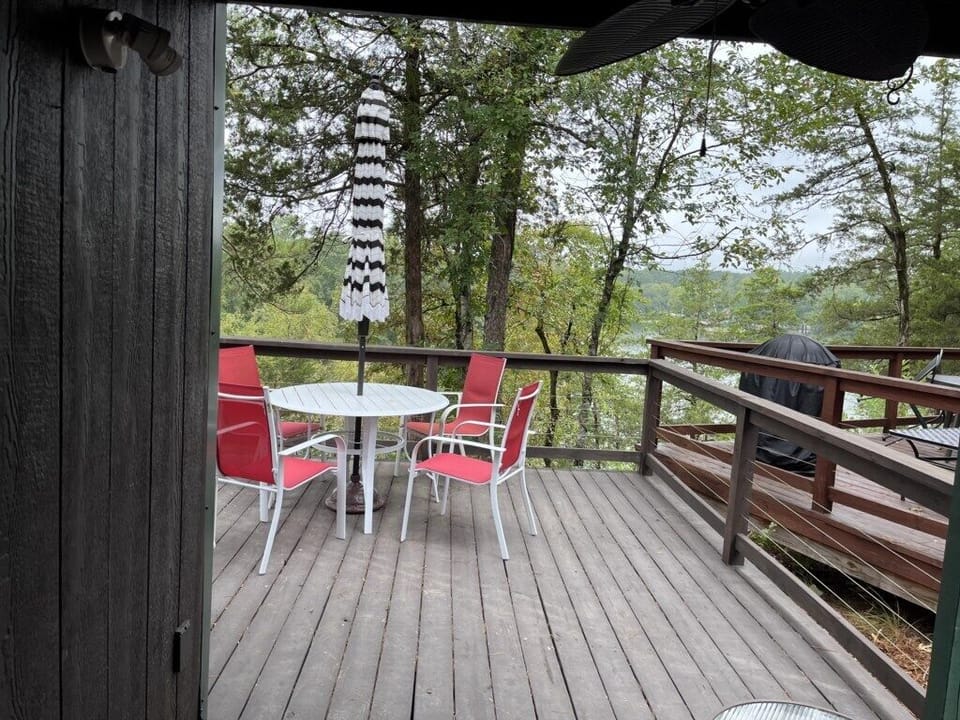 Outdoor seating w/view