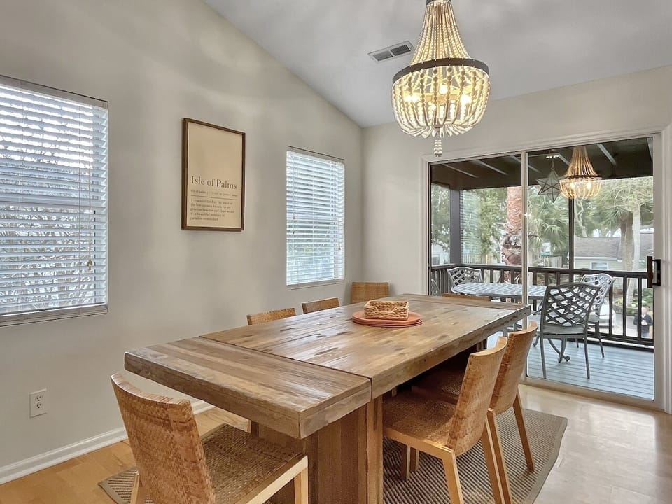 Dining Table, 3305 Cameron Blvd, Isle of Palms, SC | IOP Escapes