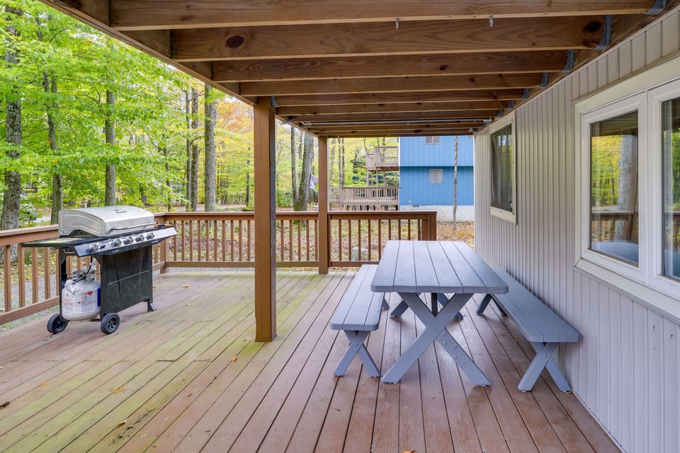 Pocono Lake Vacation Rental | 3BR | 1.5BA | 4 Stairs to Enter | 1,232 Sq Ft