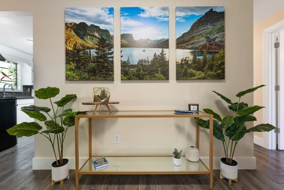 Main Living Space, 1st Floor