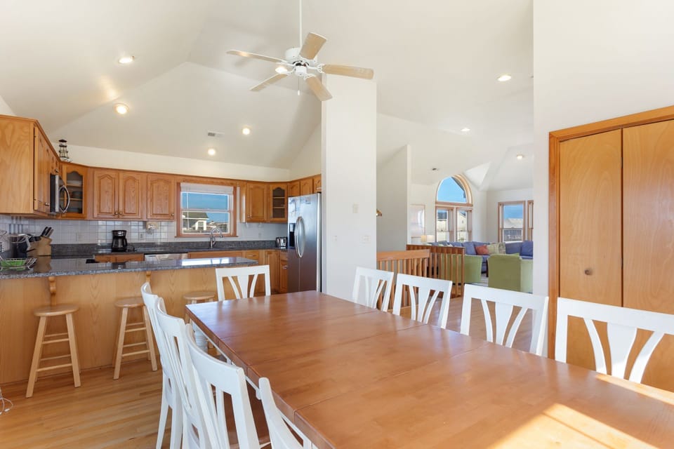 The open-concept floor plan on the Top Level makes cooking, dining, and relaxing seamless.