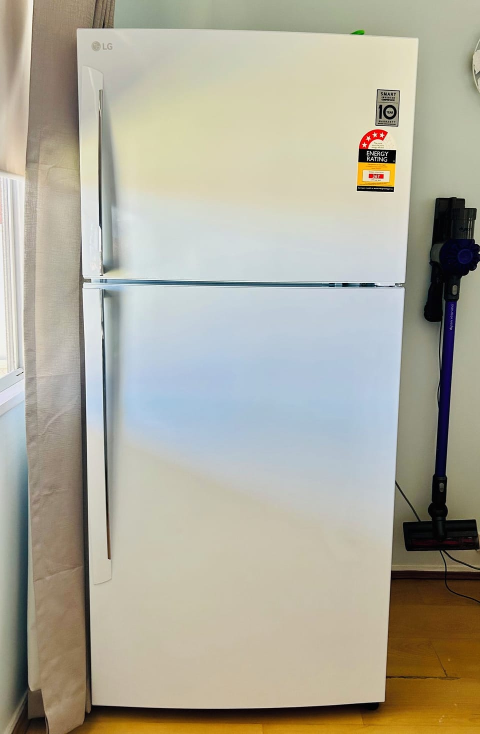 Large LG 500lt fridge/freezer