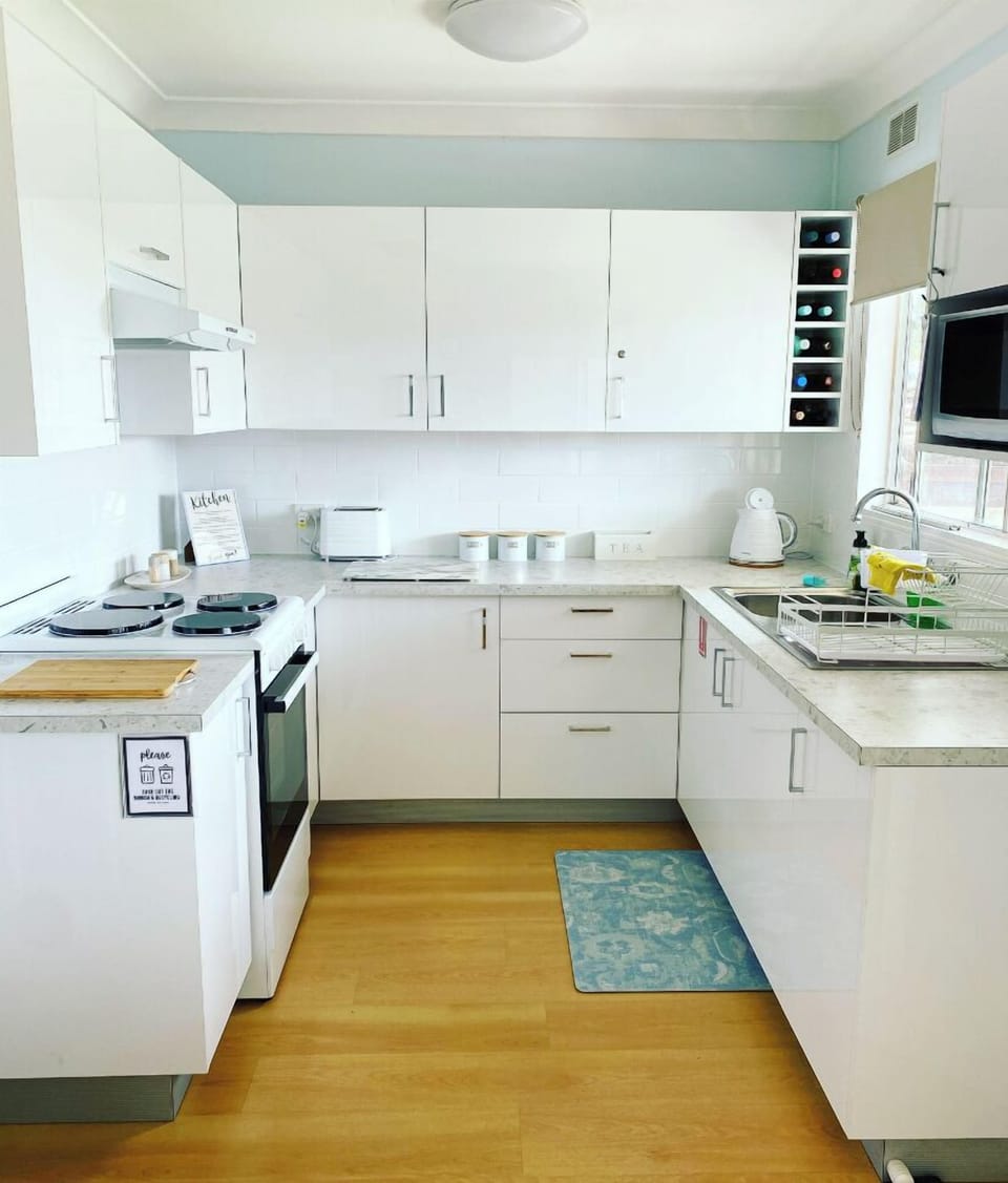 Fully functional well equipped modern kitchen