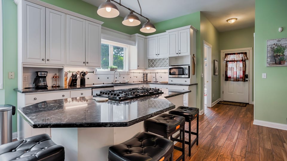 Lakefront getaway on Keuka Lake with dock, deck, and scenic views