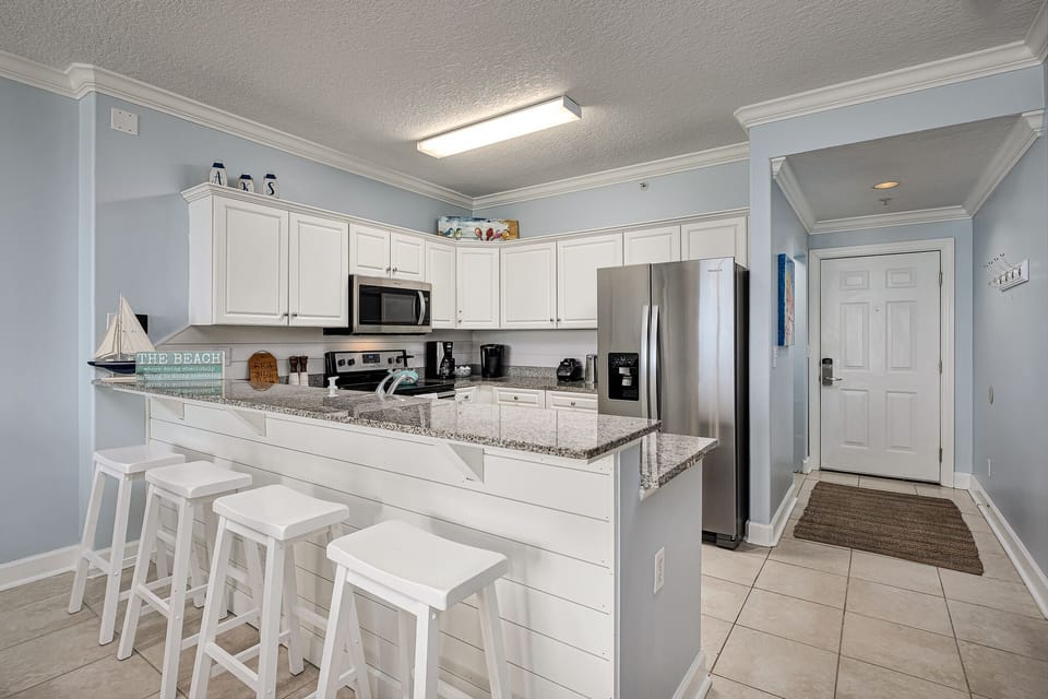 Emerald Isle | Kitchen Area