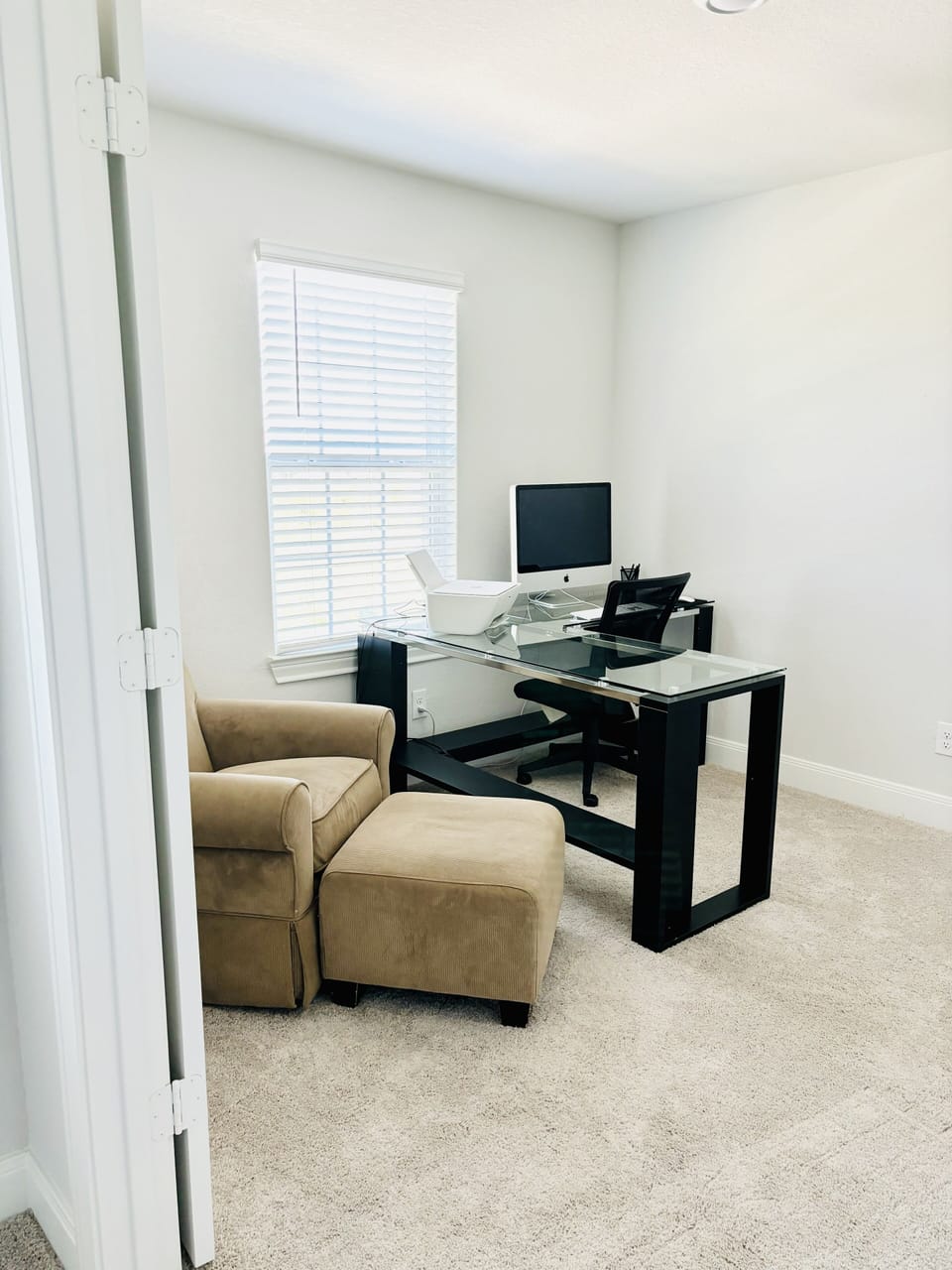 Office with roll out bed