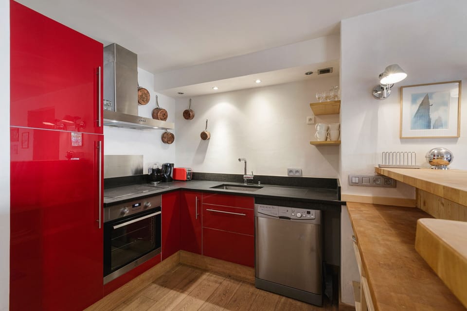 Les Terrasses, open plan kitchen, Chamonix