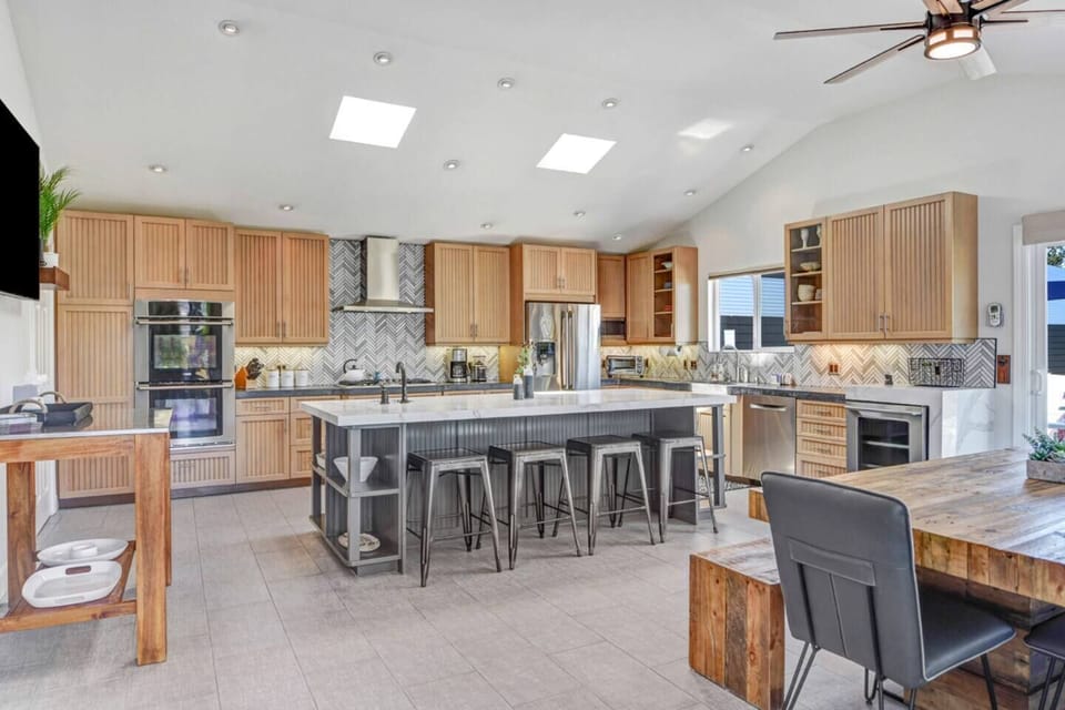 Full stocked Kitchen