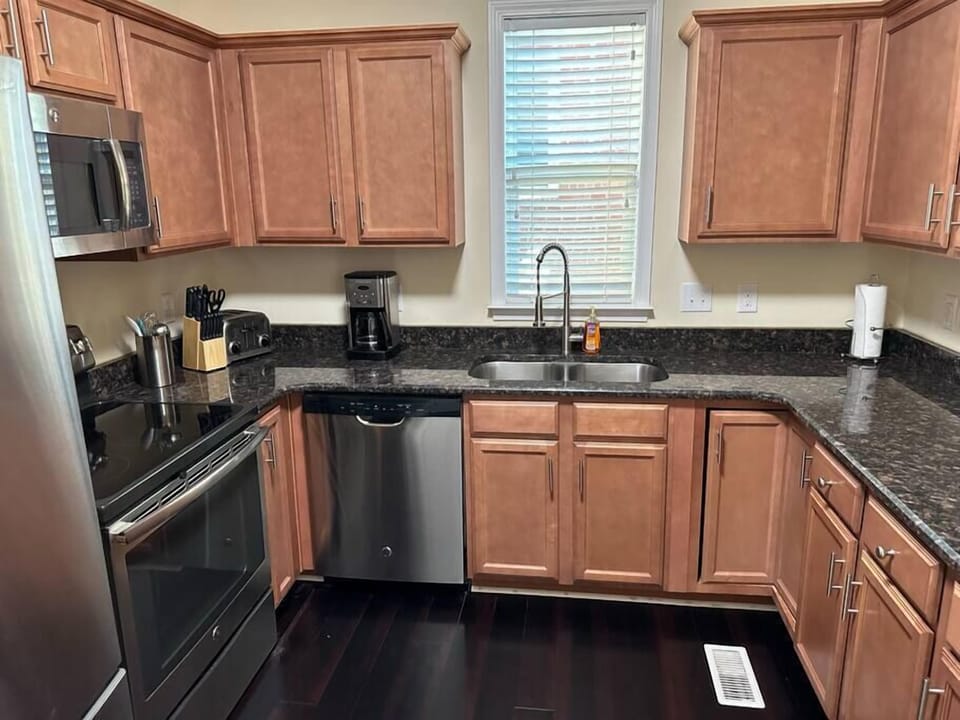 Kitchen (2)