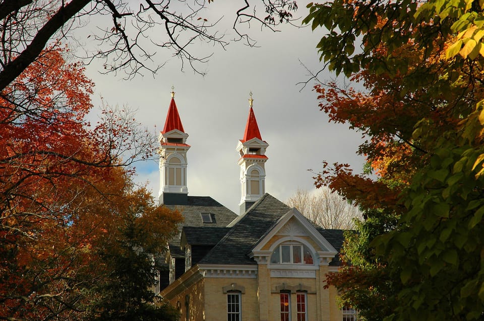 2 mi to The Village at Grand Traverse Commons - buzzing spot for dining, bars, wine tasting, shopping and art