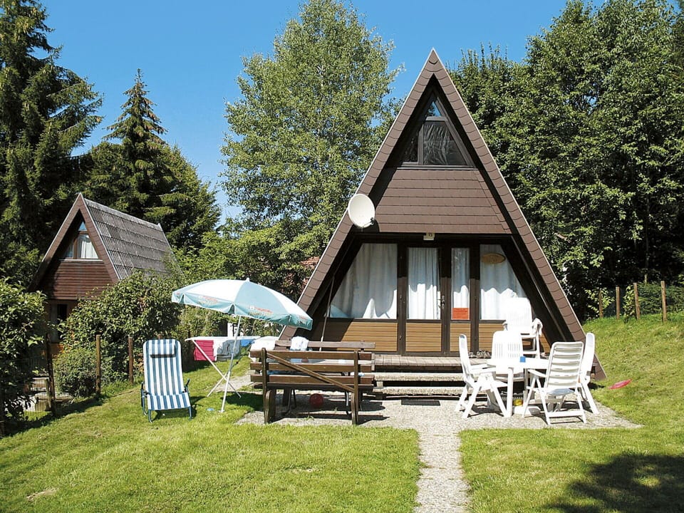 House, Property, Home, Cottage, Tree, Building, Log Cabin, Roof, Hut, Room
