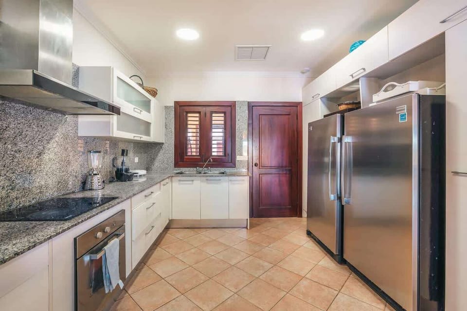 Kitchen-fridge-oven-coffe maker