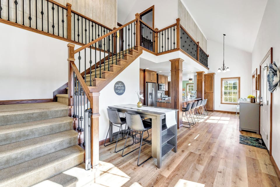 Kitchen / dining area.