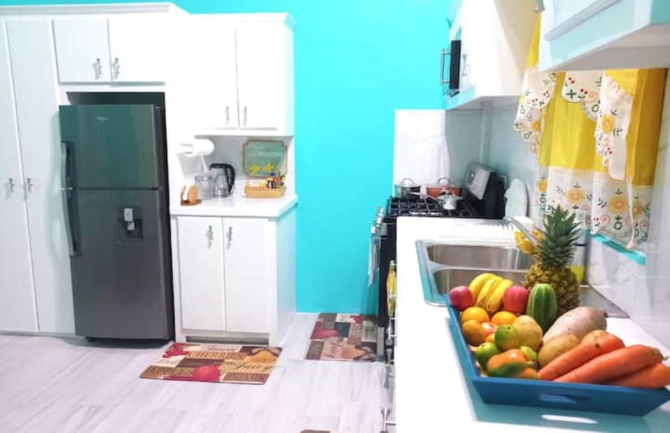 Adequate counter top space for prepping meals