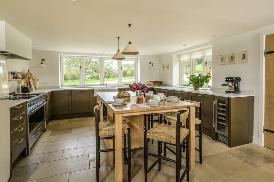 Breakfast bar for casual dining