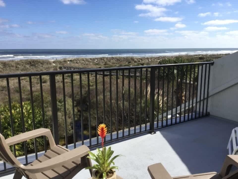 - Private balcony overlooking waves with endless coastal scenery  
- Sip coffee at sunrise or wine under glowing colorful sunsets  
- A peaceful retreat where ocean breeze makes every moment better  
