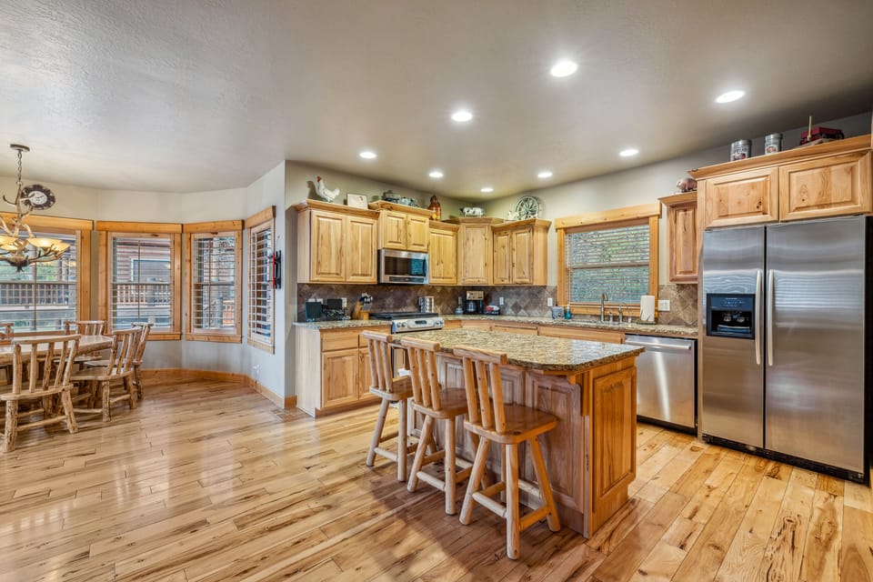 Kitchen bar area