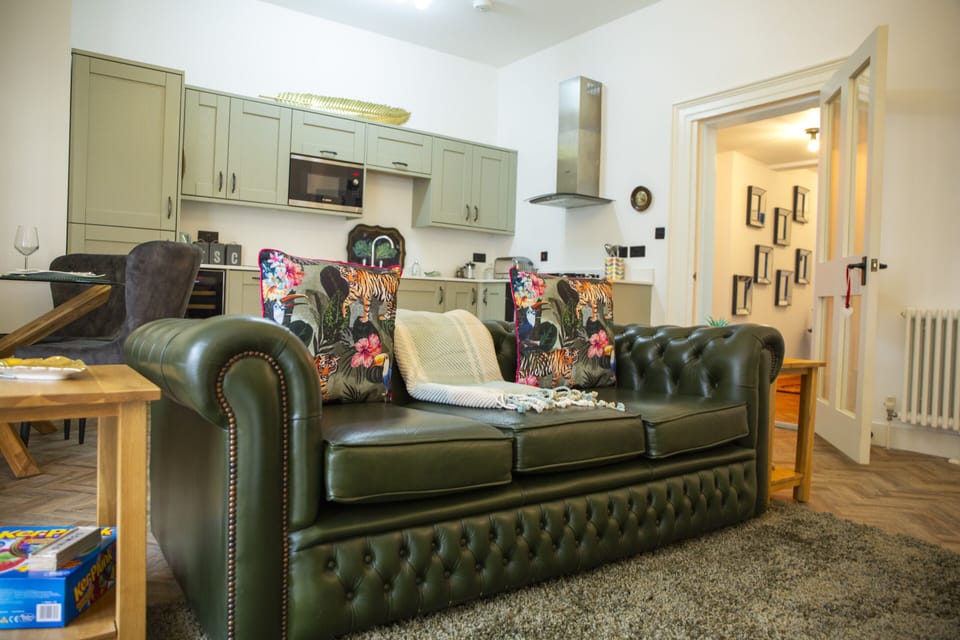 Living Room / Lounge