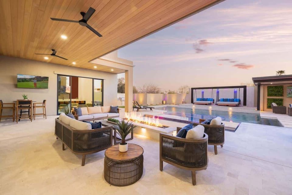 Gas Firepit; Smart TV; Misters; Ceiling Fans