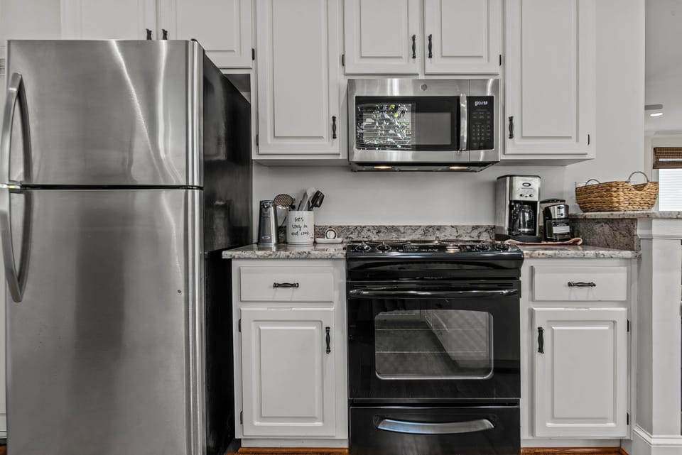 Urban Retreat kitchen and appliances