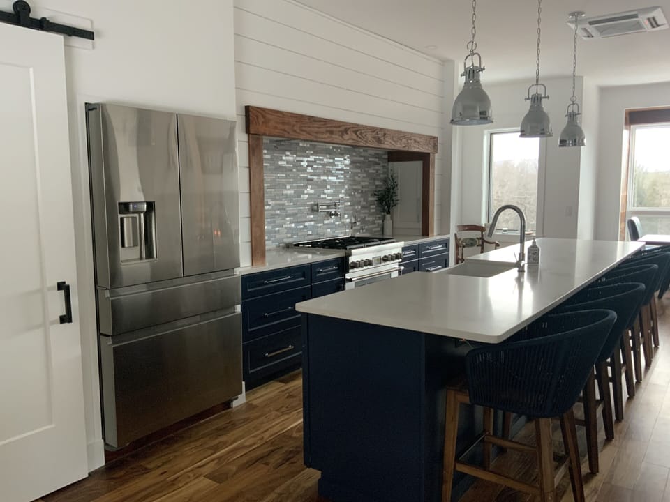 KITCHEN WITH ALL YOU NEED AND THEN SOME
DINING TABLE SEATS 10
COUNTER 6