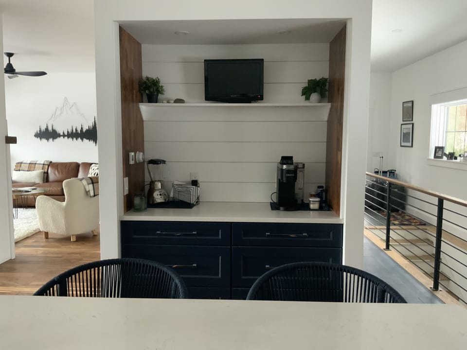 COFFEE AND BLENDER BAR