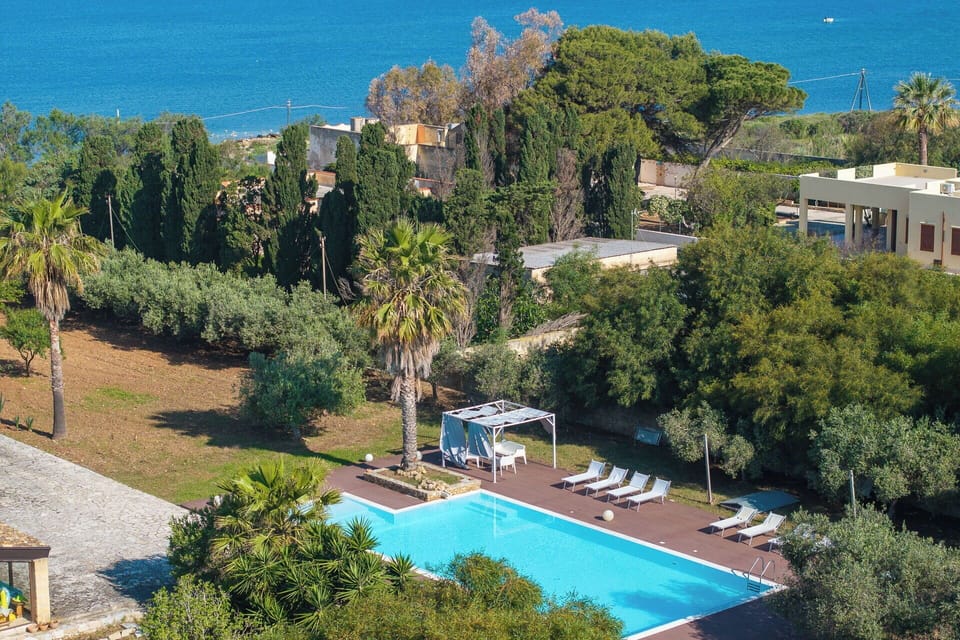 Garden, Pool, Scenic View