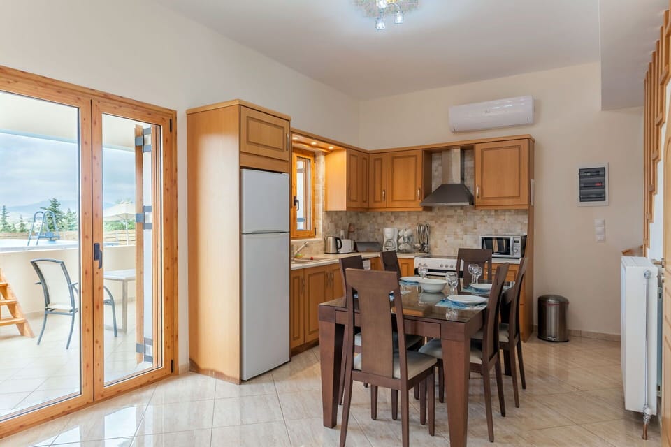 Dining Room, Kitchen