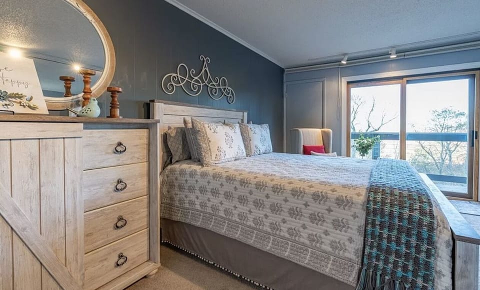 Queen size bed and king size air mattress available in closet