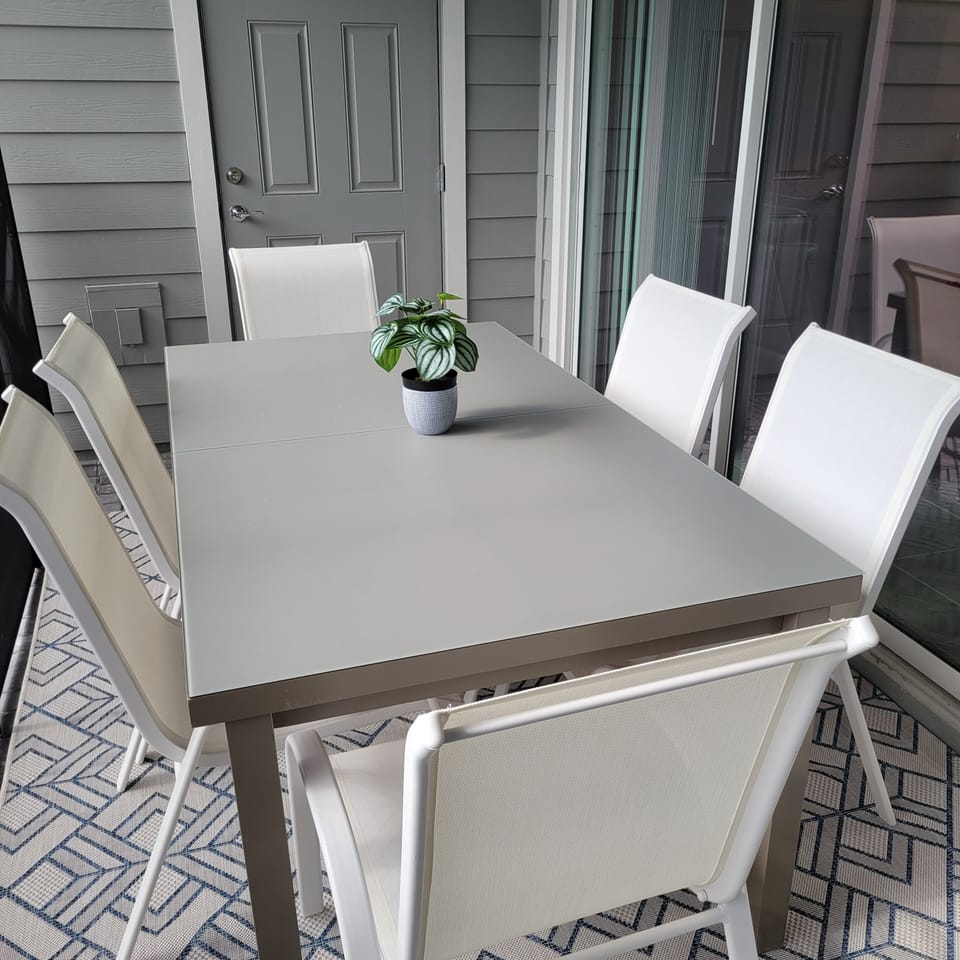 Outdoor dining