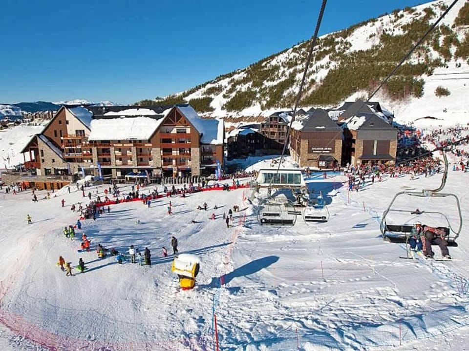 Snow and ski sports