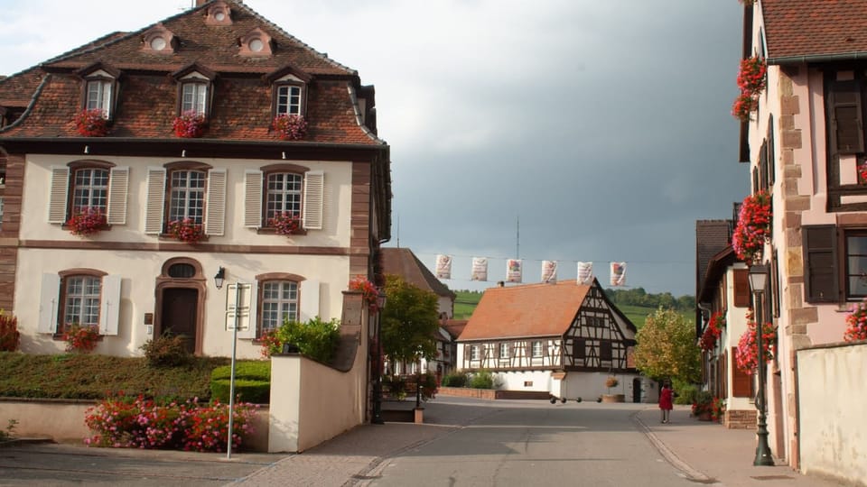 Just a stone's throw from vineyards and historic villages.
