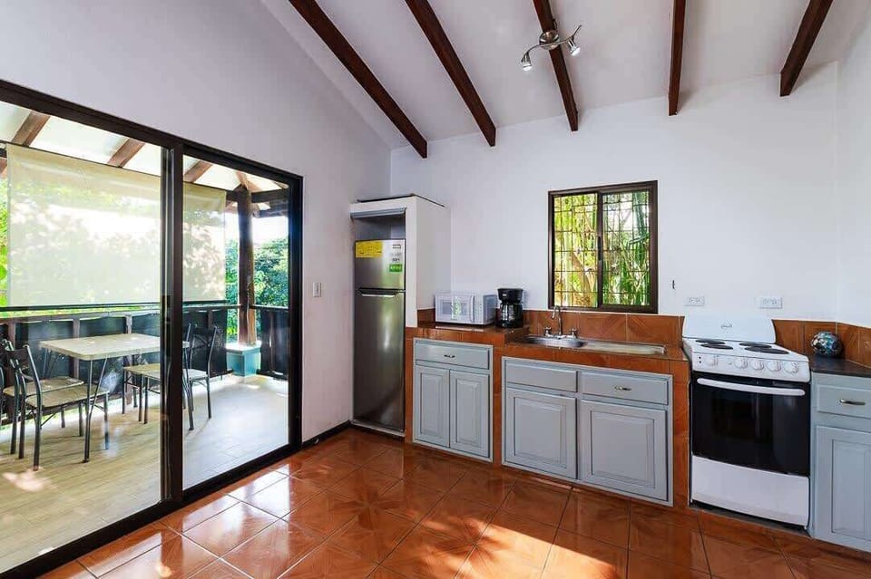 A kitchen to create, share, and savor your vacation moments.