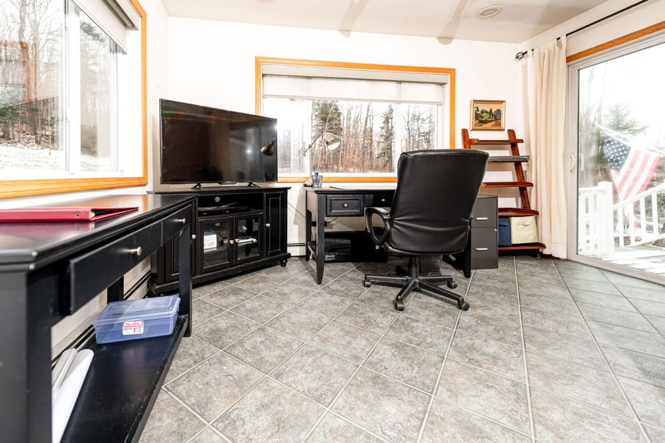The perfect office for a working fun- cation! 