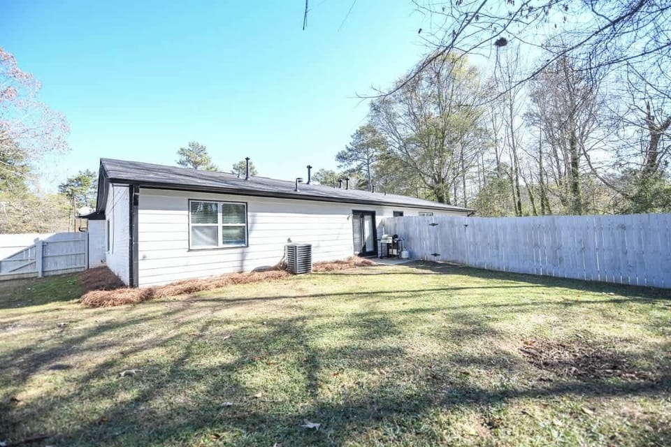 PRIVATE FENCED YARD