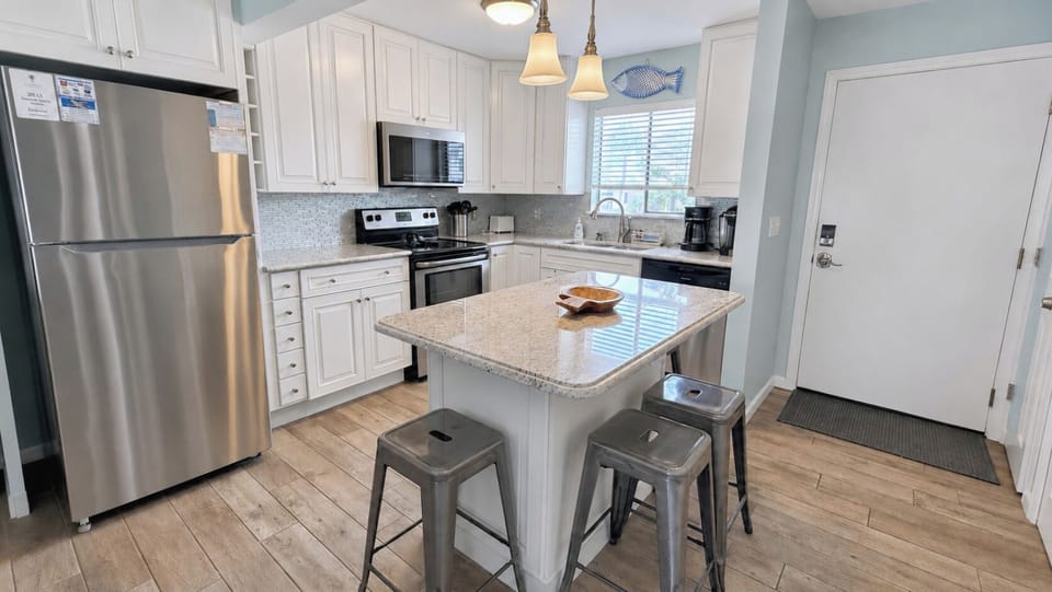 Fully equipped kitchen for the chef.